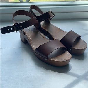 Never worn! Cute sandals.